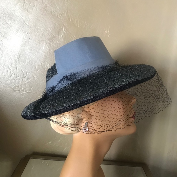 OUTSTANDING 1940s\' TWO TONE BLUE STRAW WIDE BRIM HAT WITH GROSGRAIN TRIM & VEIL main image 5